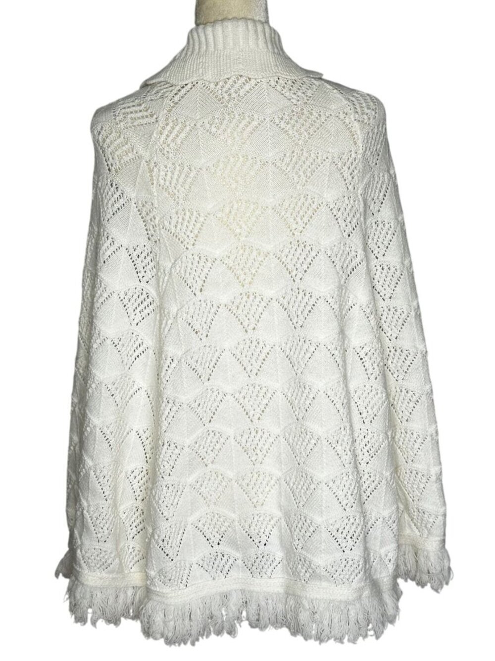 Vintage Wintuck Crochet Cape White Fringe ILGWU Union Made 70s OSFM USA - Picture 4 of 8